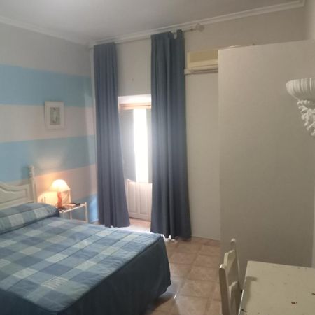 Hostal Trujillo Esterno foto