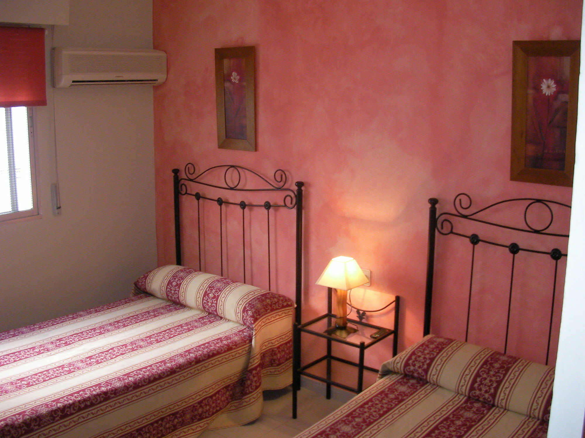 Hostal Trujillo Esterno foto